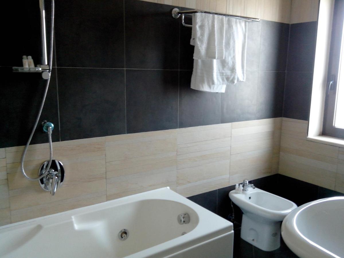 Hotel Briganti Куаліано Номер фото
