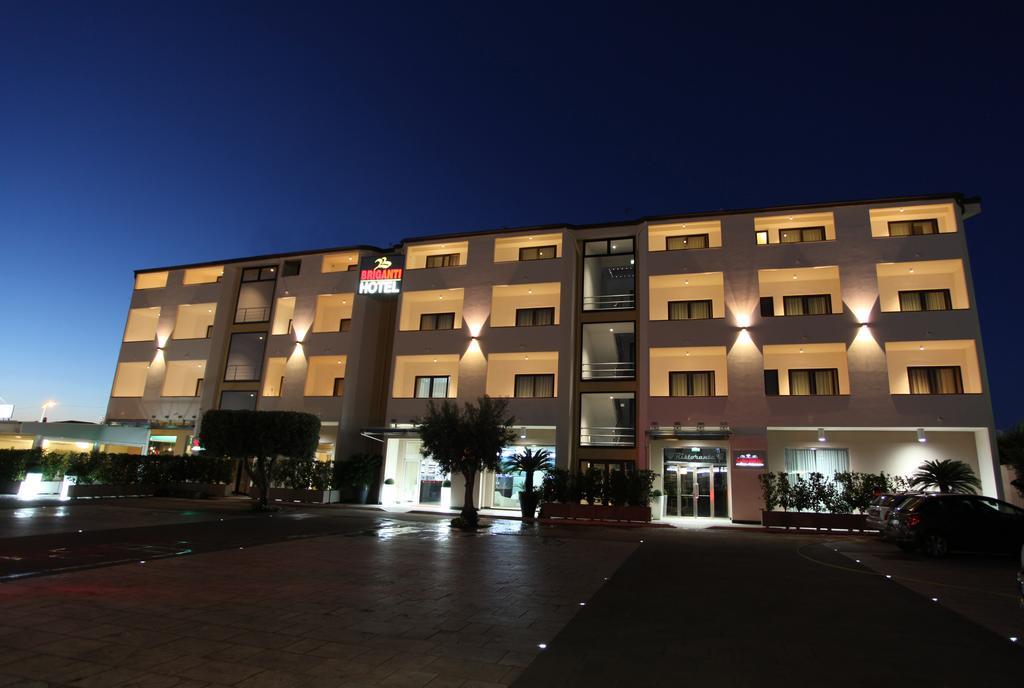 Hotel Briganti Куаліано Екстер'єр фото