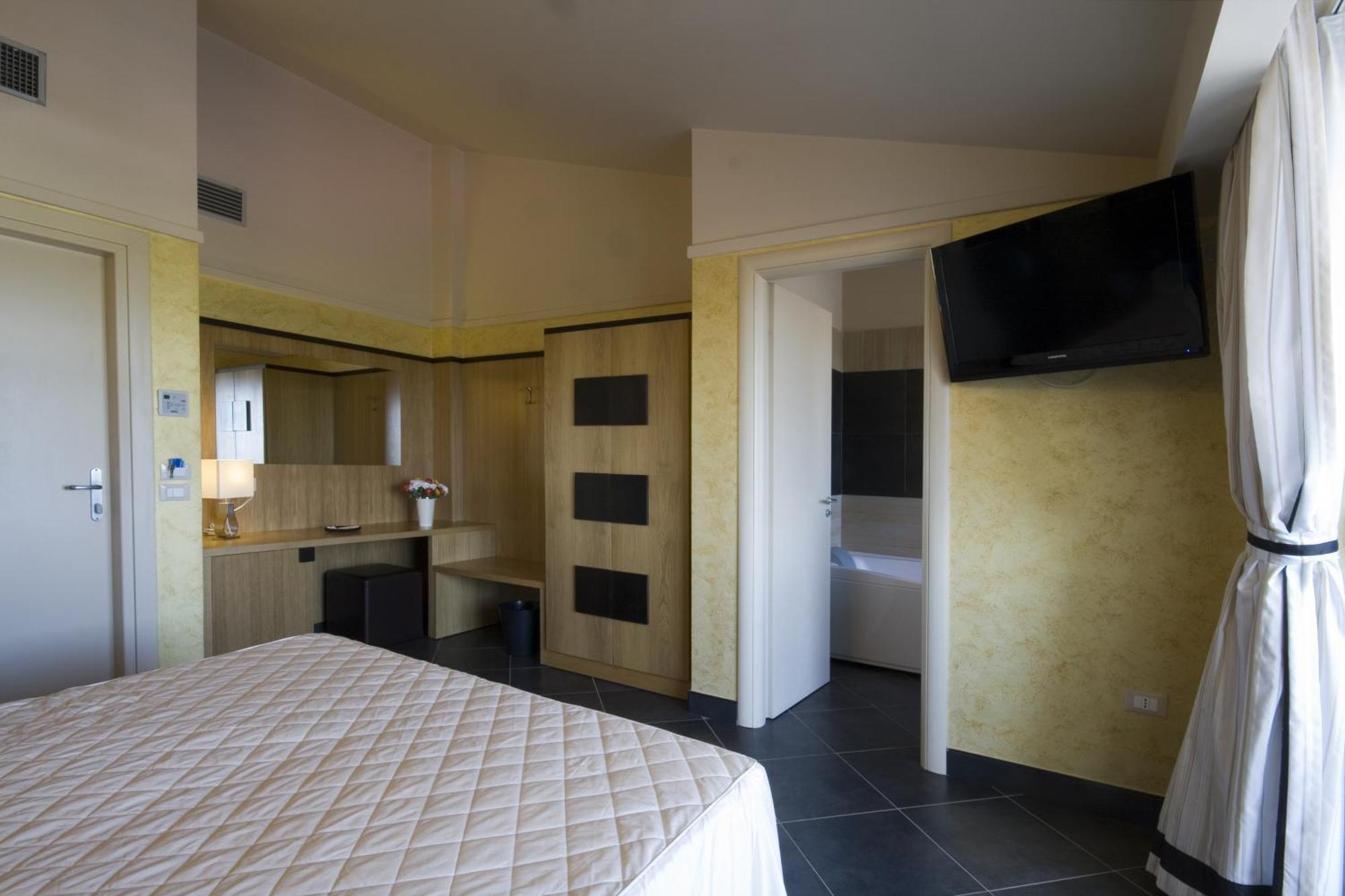 Hotel Briganti Куаліано Номер фото